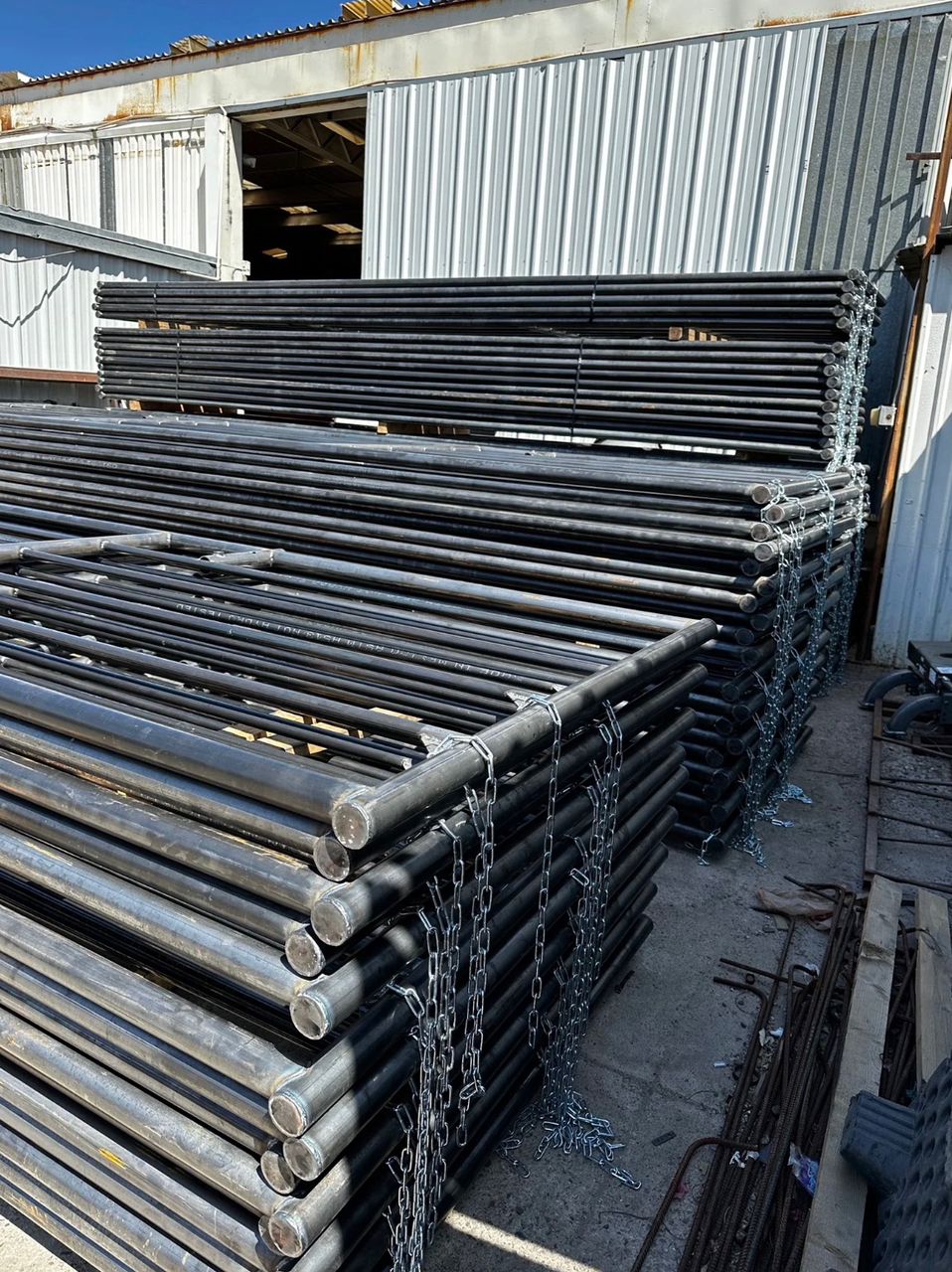 20FT CATTLE LIVESTOCK PANELS 2-3/8" 14 GAUGE - FREESTANDING WITH DETACHABLE FEET