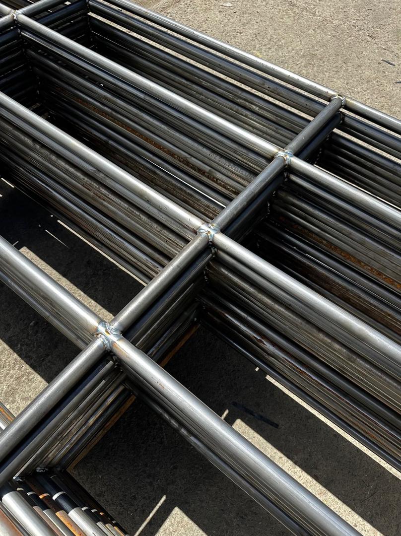 10FT CONTINUOUS FENCE PANEL, BARE METAL/RUSTIC, 1-1/4" (4 RAIL)
