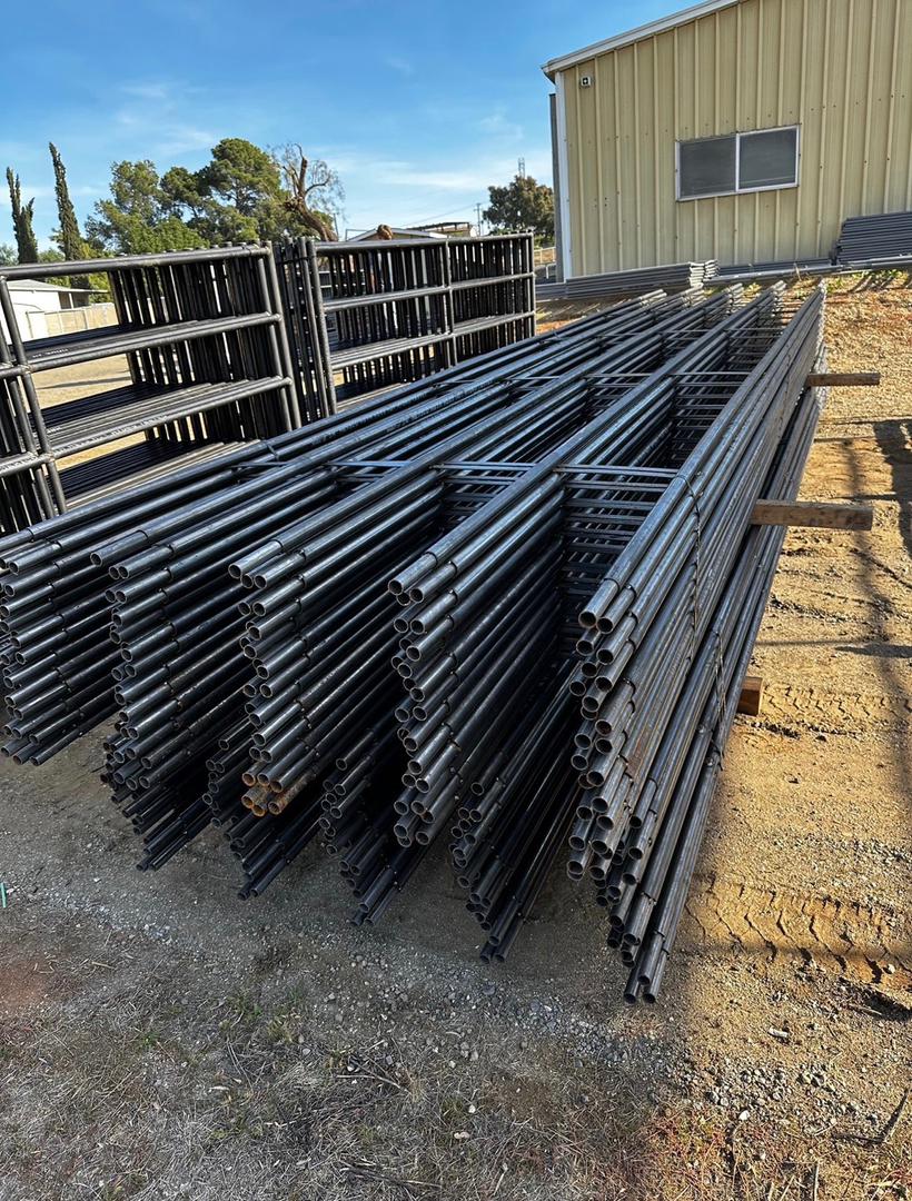 10FT CONTINUOUS FENCE PANEL, BARE METAL/RUSTIC, 1-1/4" (4 RAIL)