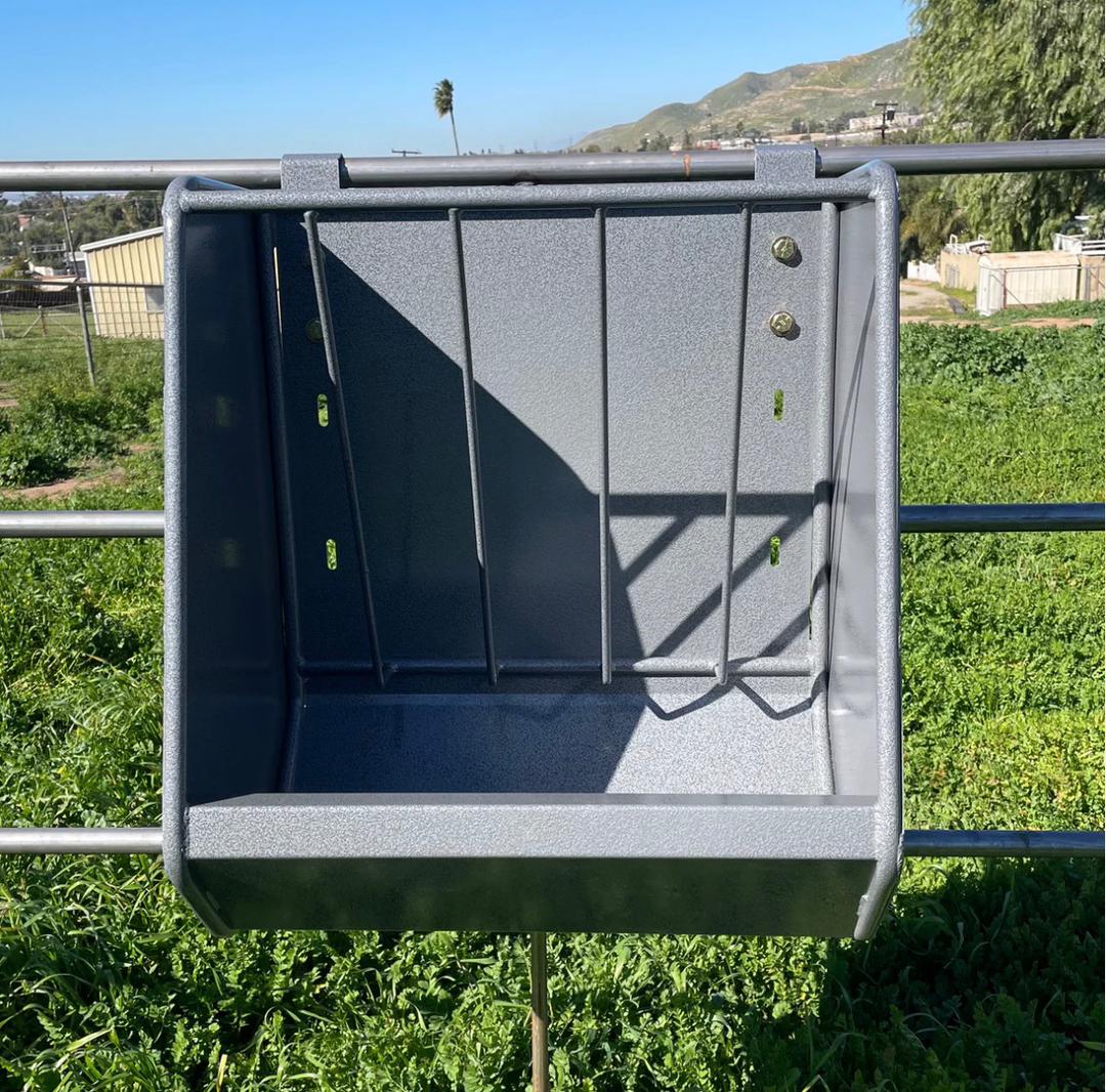 HEAVY DUTY HORSE FEEDERS POWDER COATED STEEL "DAPPLE GRAY"