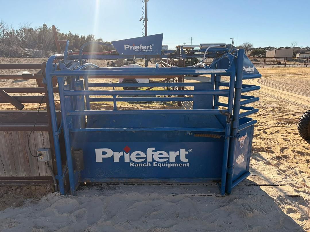 Used Priefert® Roping Chute – Ranch Ready